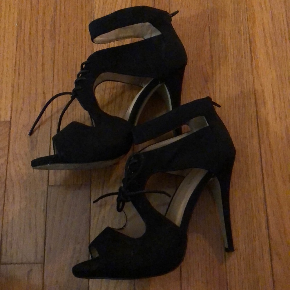 Open toe lace up pumps